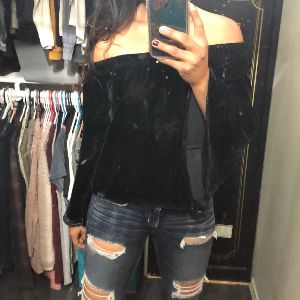 Black velvet off-the-shoulder long sleeve